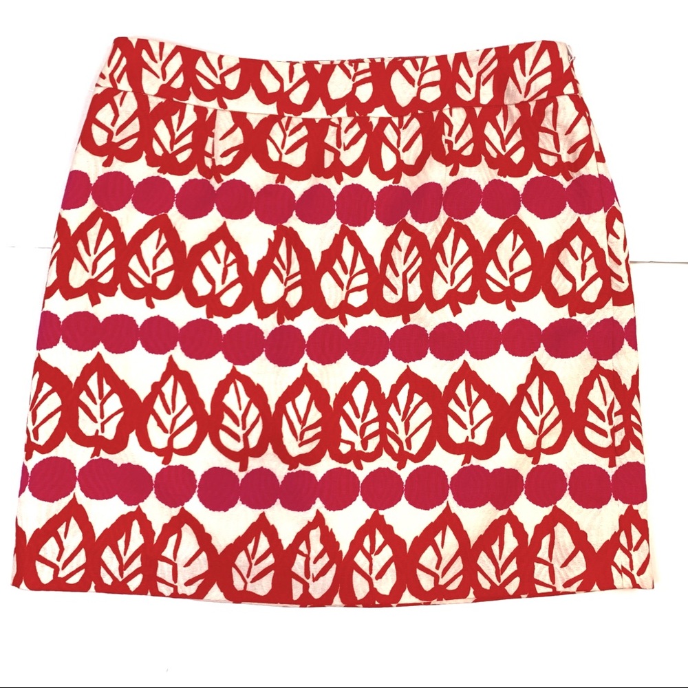 Kate Spade Mini Skirt. Size 10. Multicolored Red and Pink. Floral Leaf Print